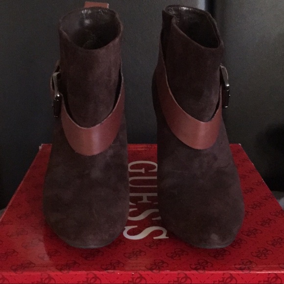 Guess: Dark Brown Suede/Leather Booties Size 7 - Picture 2 of 6